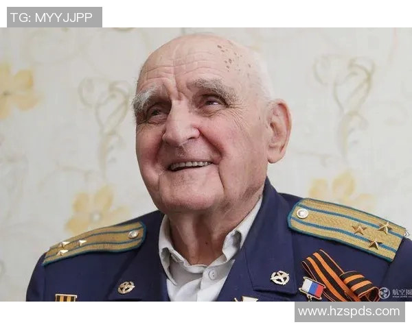 独臂足球传奇球星的奋斗历程与不屈精神探析